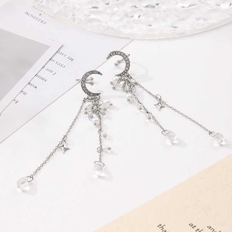 Niche Moon Tassel Ear Clip Female