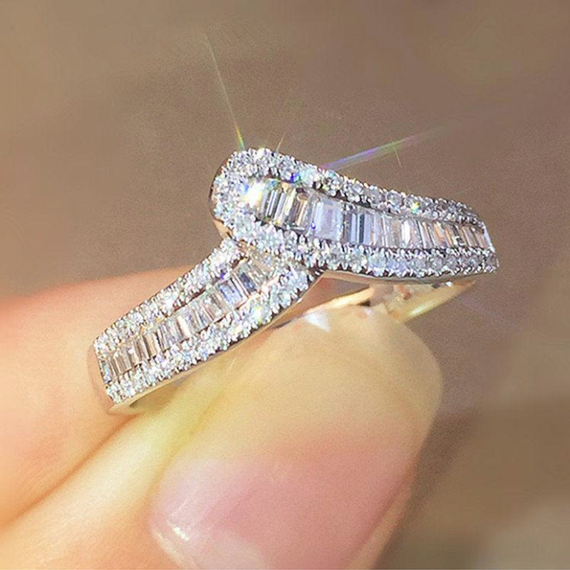 Bright Design Irregular Row Diamond Ring